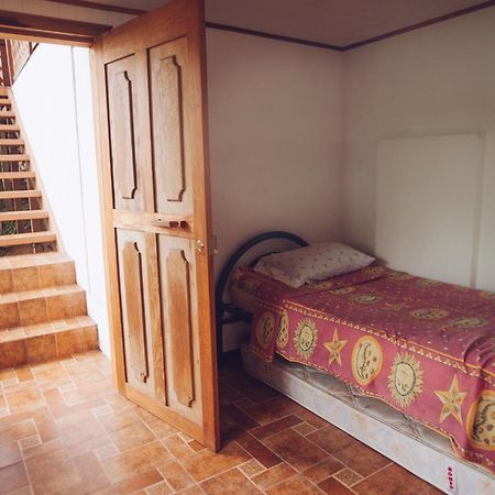 Spanish By The River - Turrialba Extérieur photo