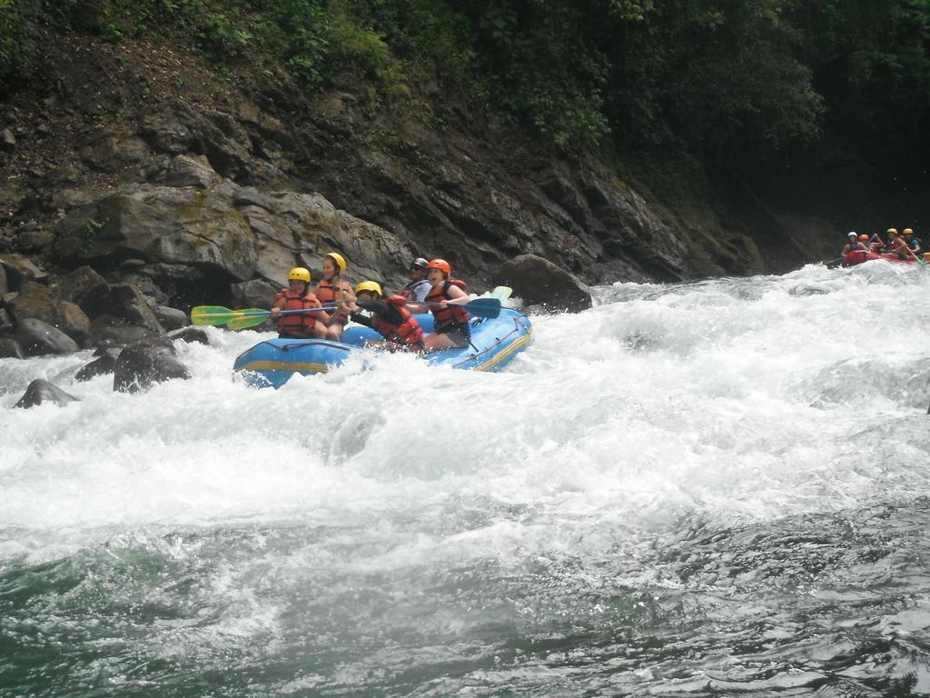 Spanish By The River - Turrialba Extérieur photo