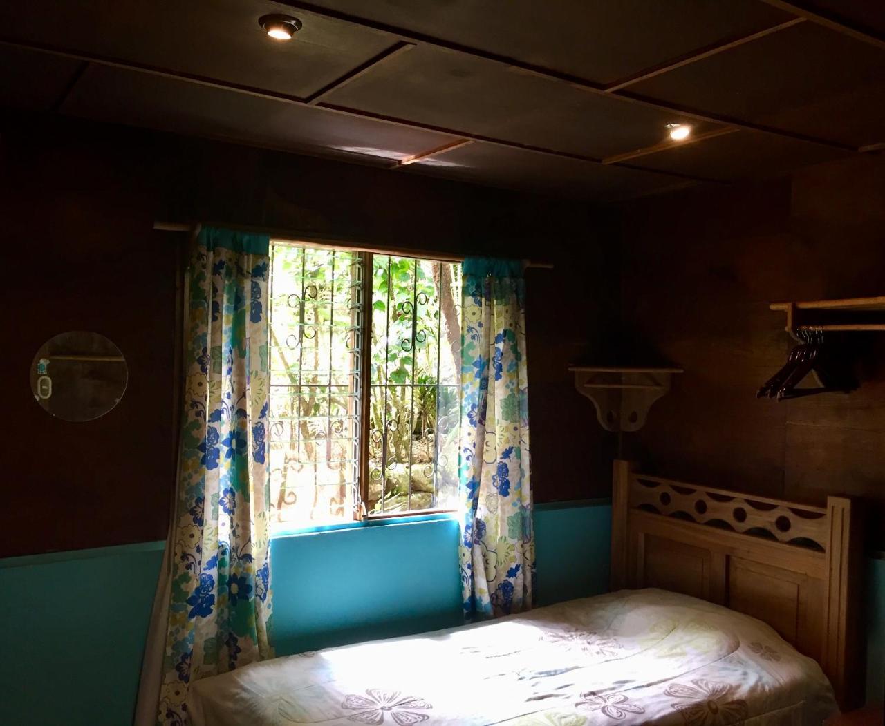 Spanish By The River - Turrialba Extérieur photo